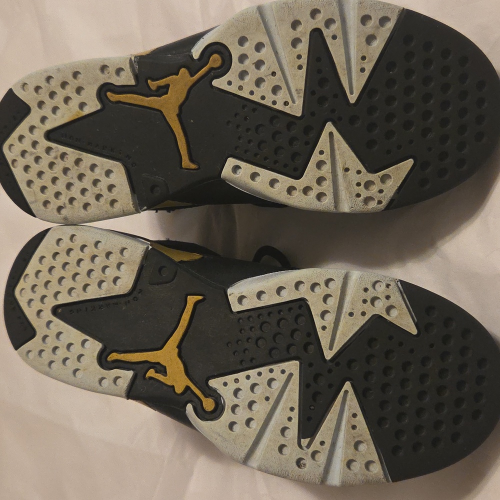 "AirJordan" High Top Sneakers - Picture 3 of 6
